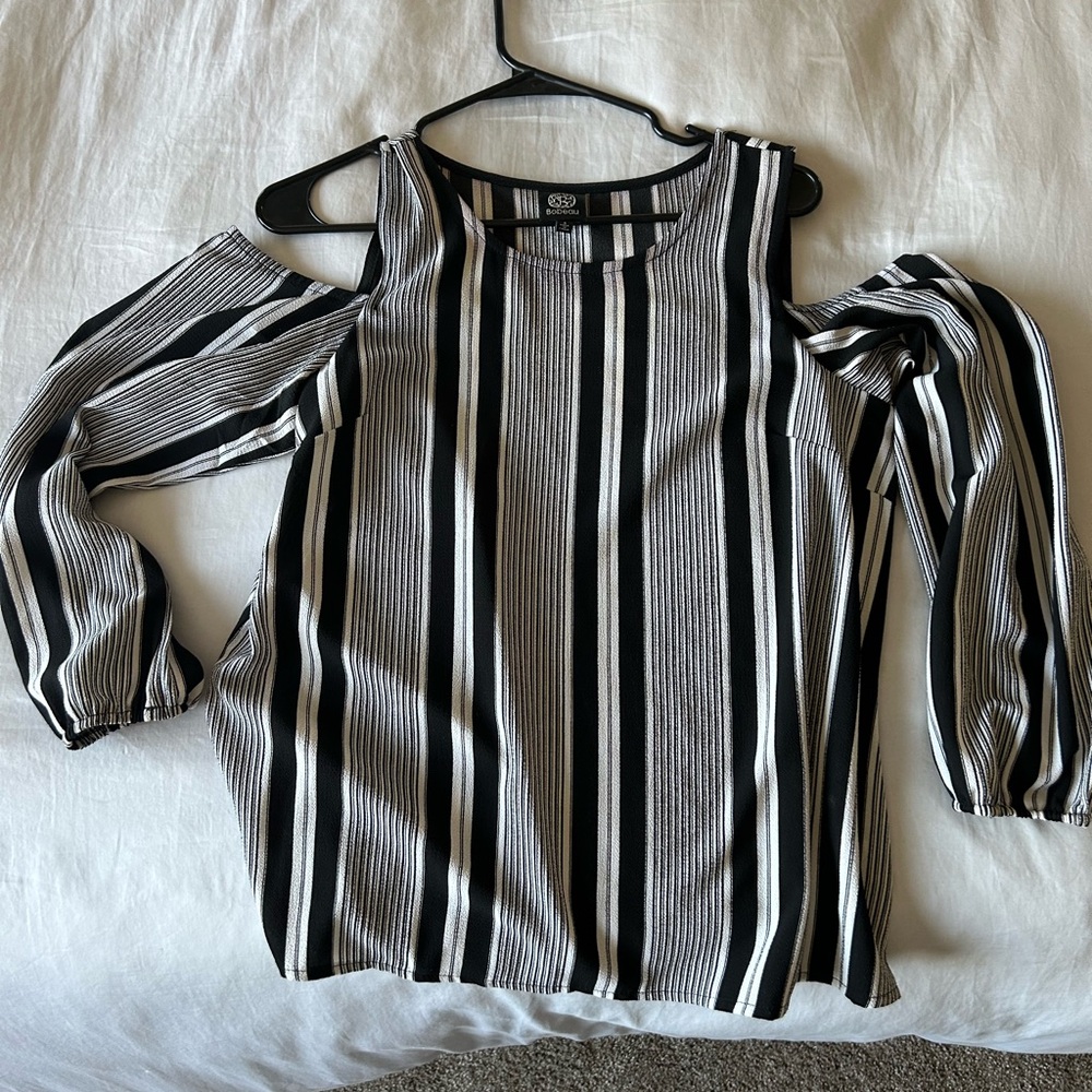 Bobeau Longsleeve off the shoulder